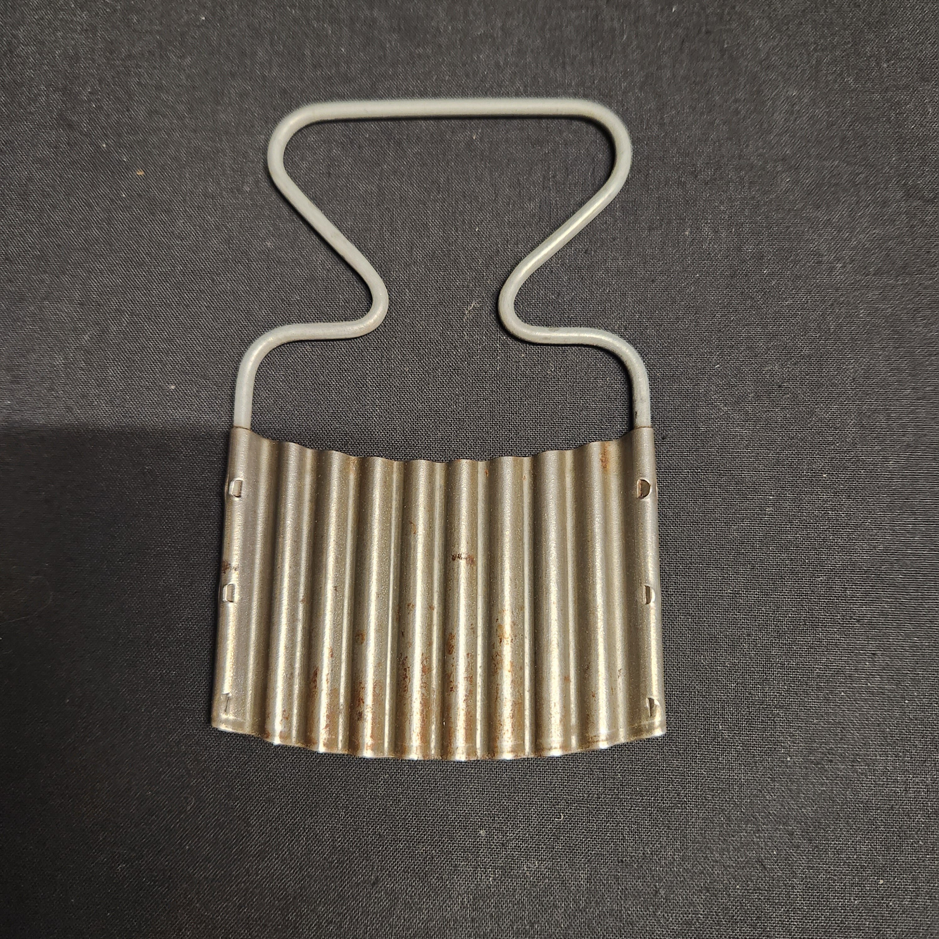 Vintage Kitchen Utensil, Corrogated/Wavy Vegetable Cutter