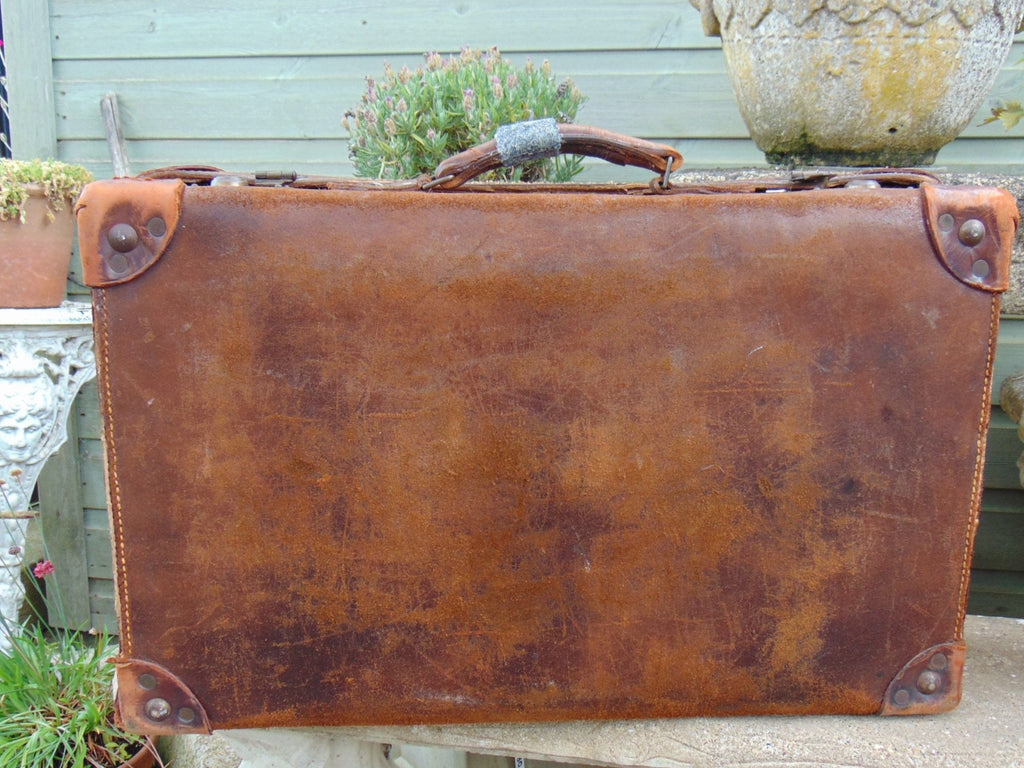 Early to Mid 20thC Tan leather Suitcase