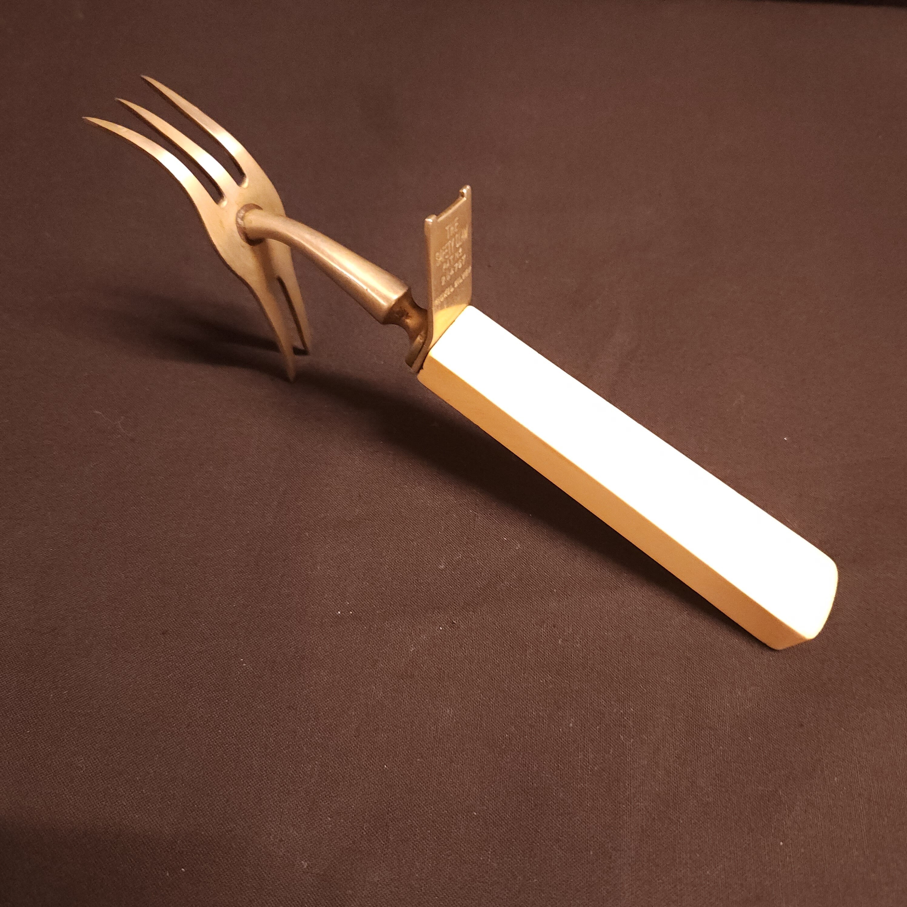 The Safety Claw Carving Fork