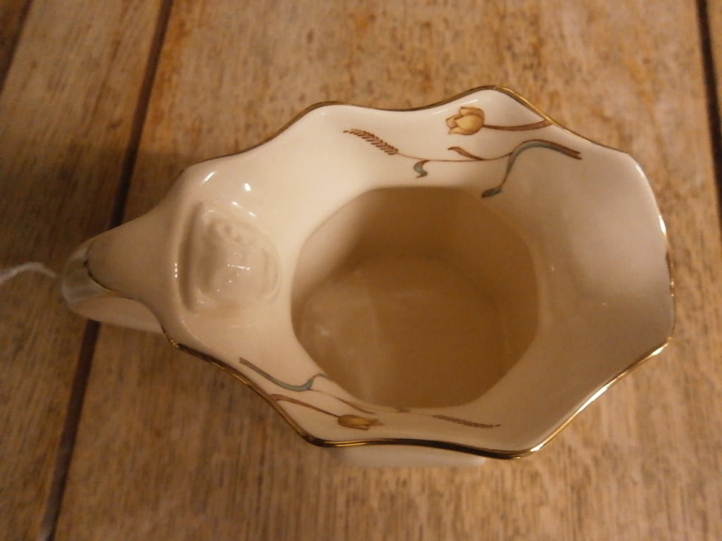 Mason's Jug , Waterlilly Pattern, 1923 - 1940