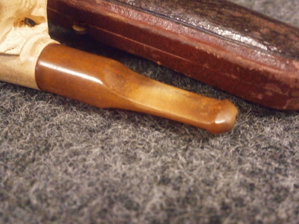 Meerschaum Cheroot Holder With 2 Dogs