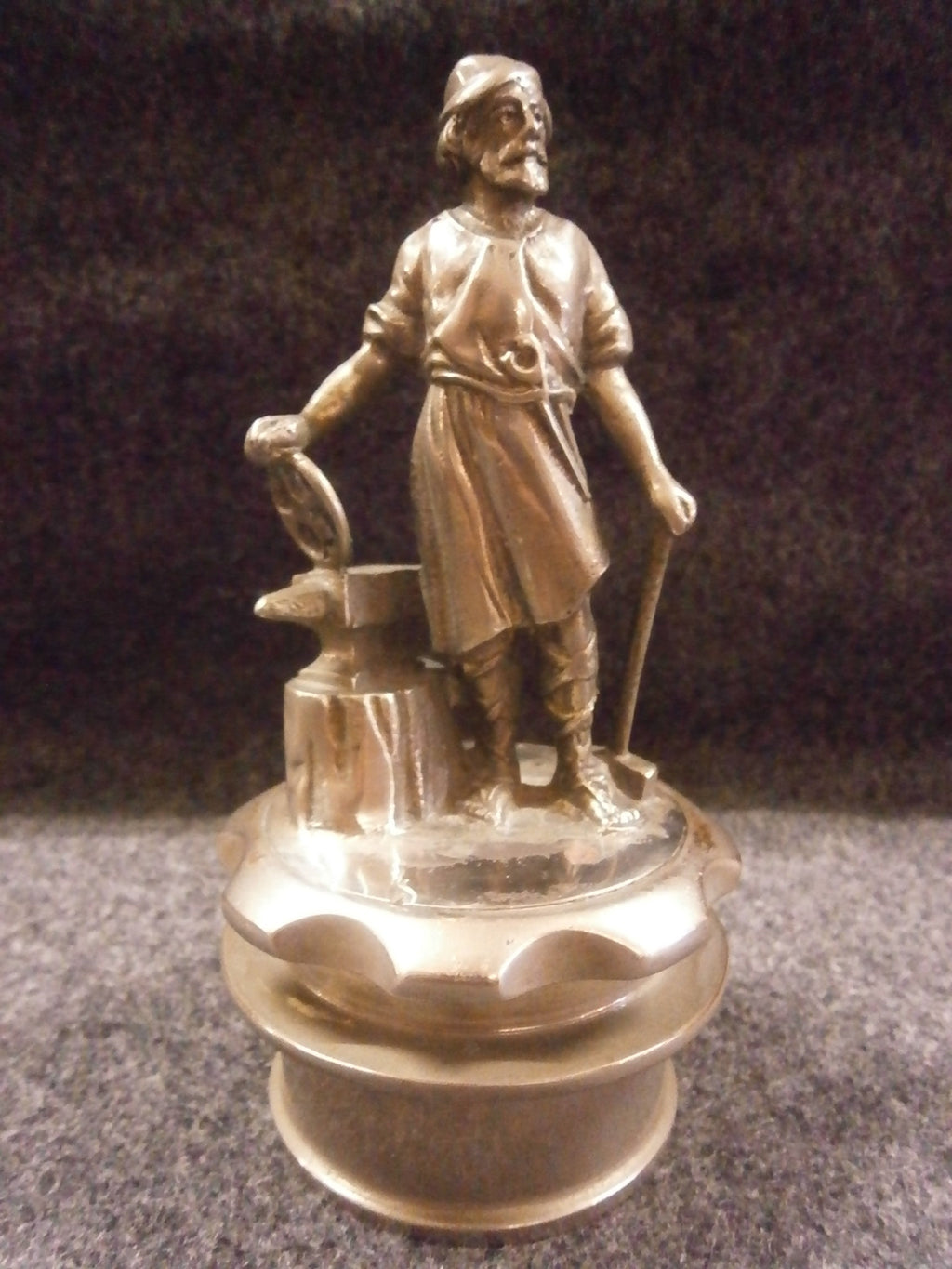 Vulcan Commercial Motor Radiator Cap Car Mascot