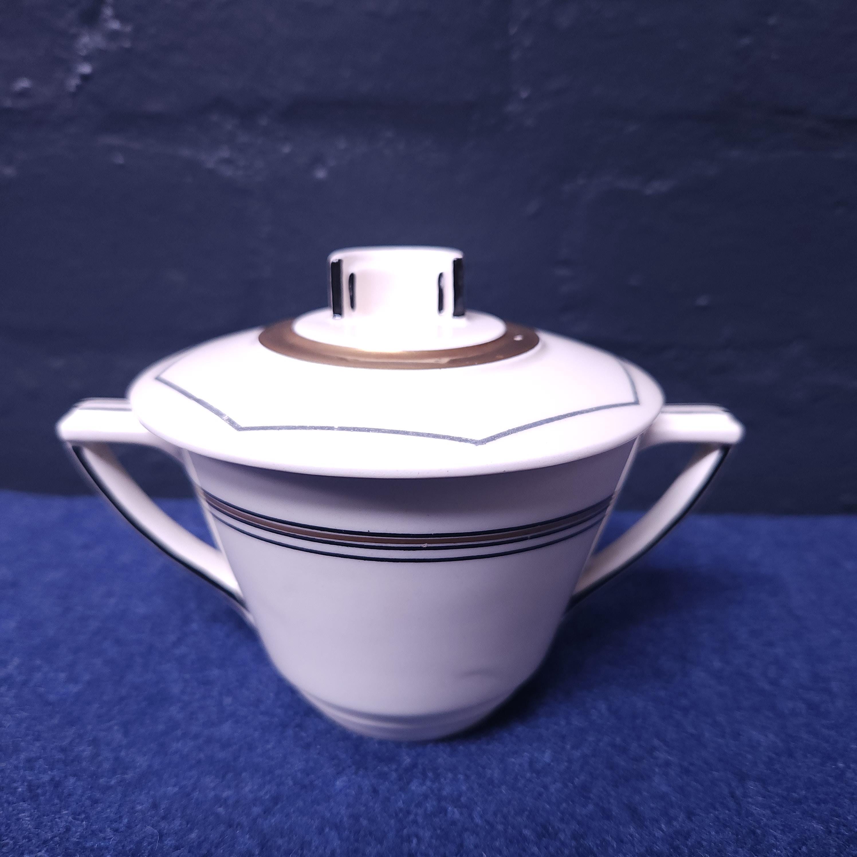 Royal Doulton Soup Coupe With Lid - Art Deco - La Mode Pattern