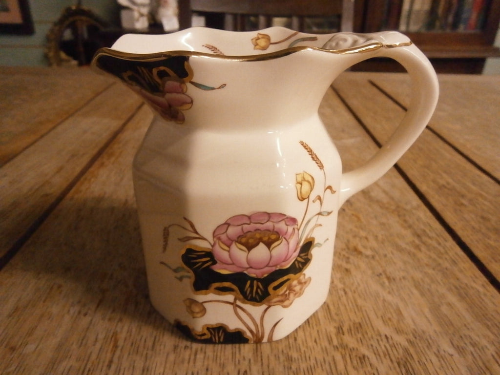 Mason's Jug , Waterlilly Pattern, 1923 - 1940