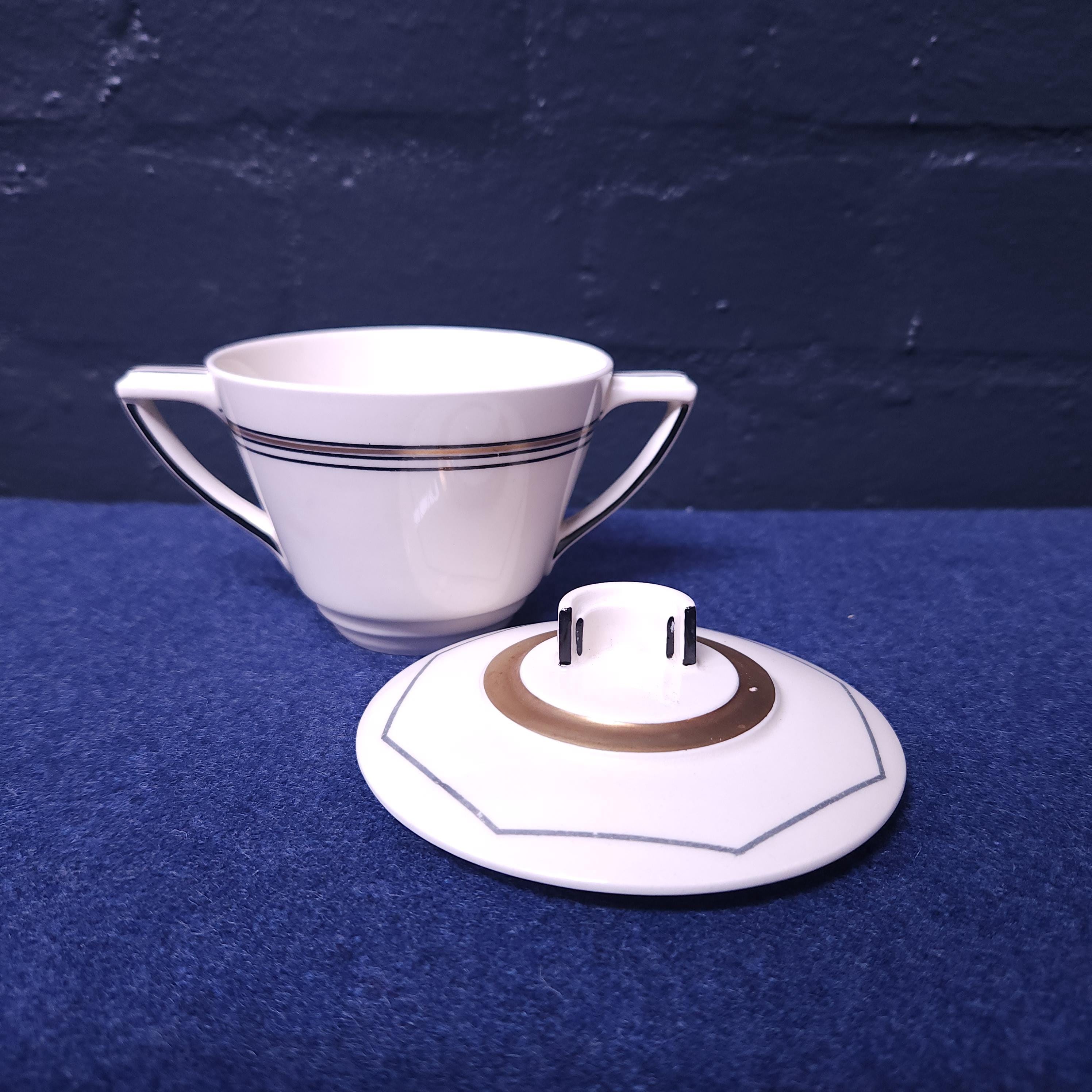 Royal Doulton Soup Coupe With Lid - Art Deco - La Mode Pattern
