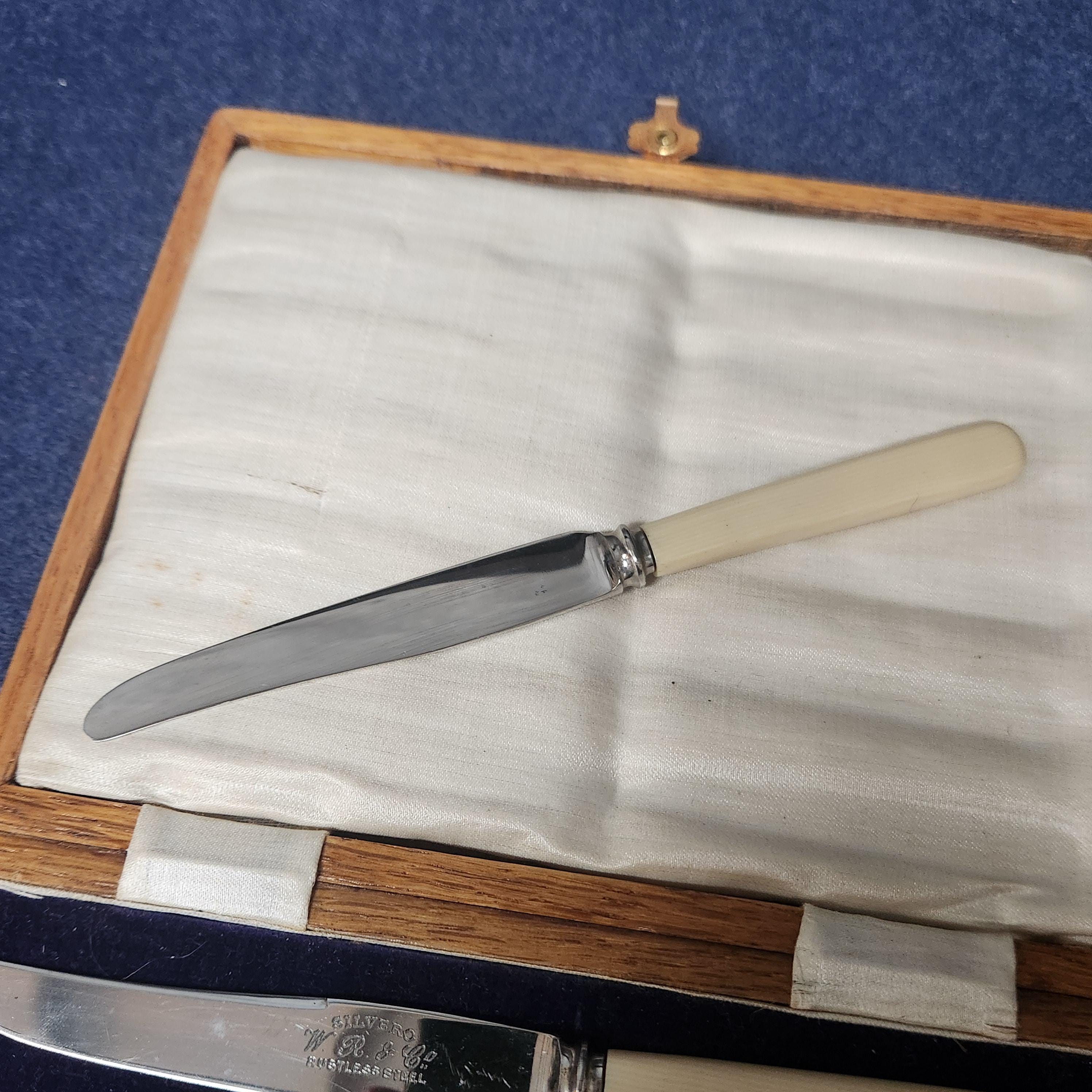Cased Set of Dessert Cutlery