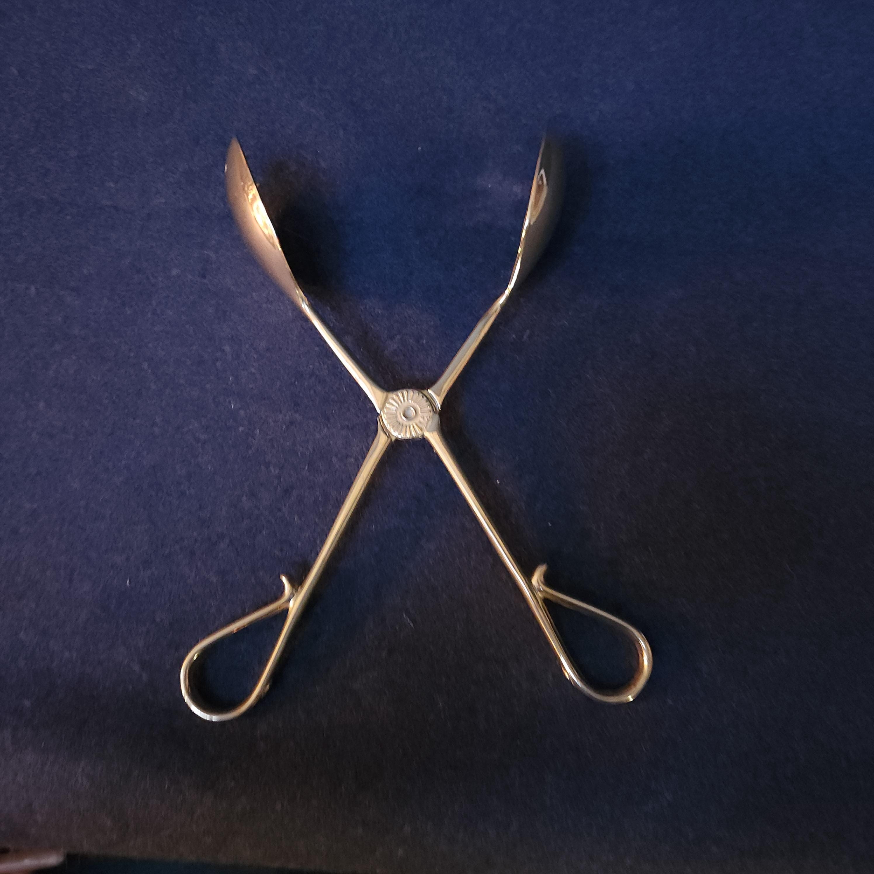 Scissor Action Salad Servers