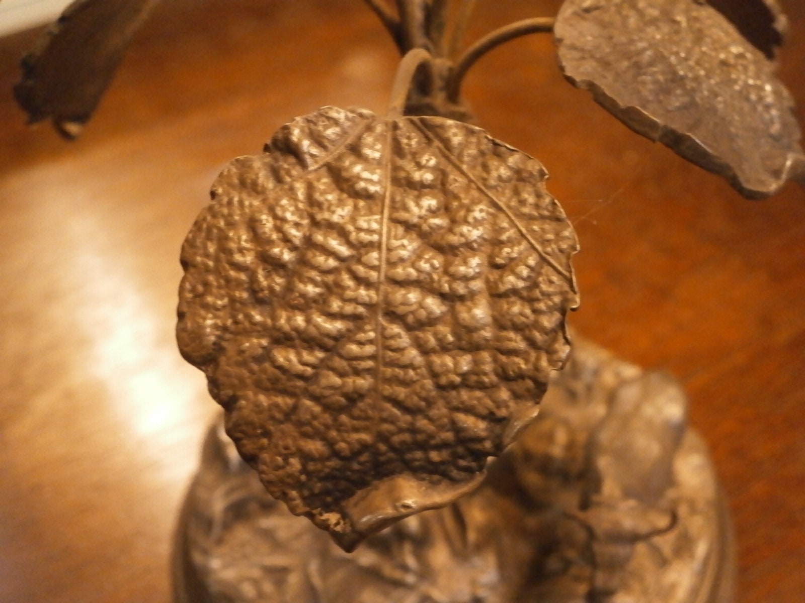 Colonial Pewter Cow & Tree Table Centre