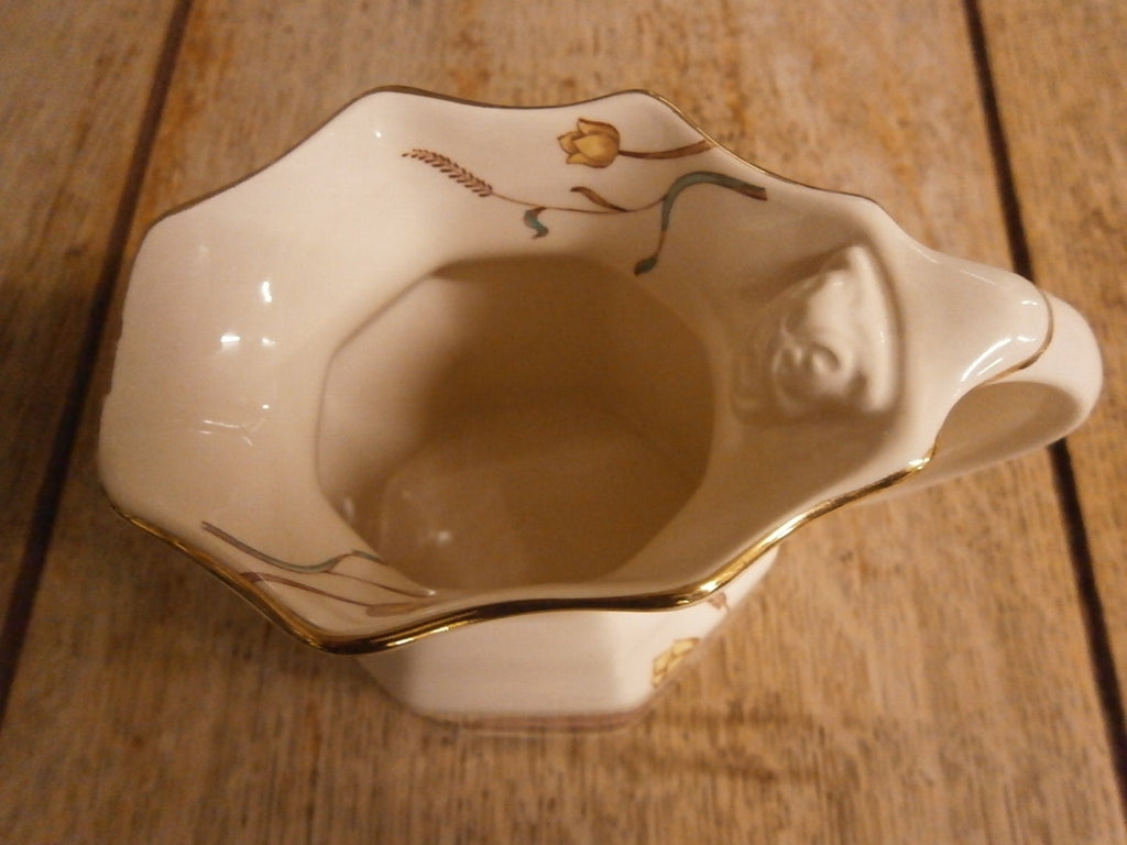 Mason's Jug , Waterlilly Pattern, 1923 - 1940