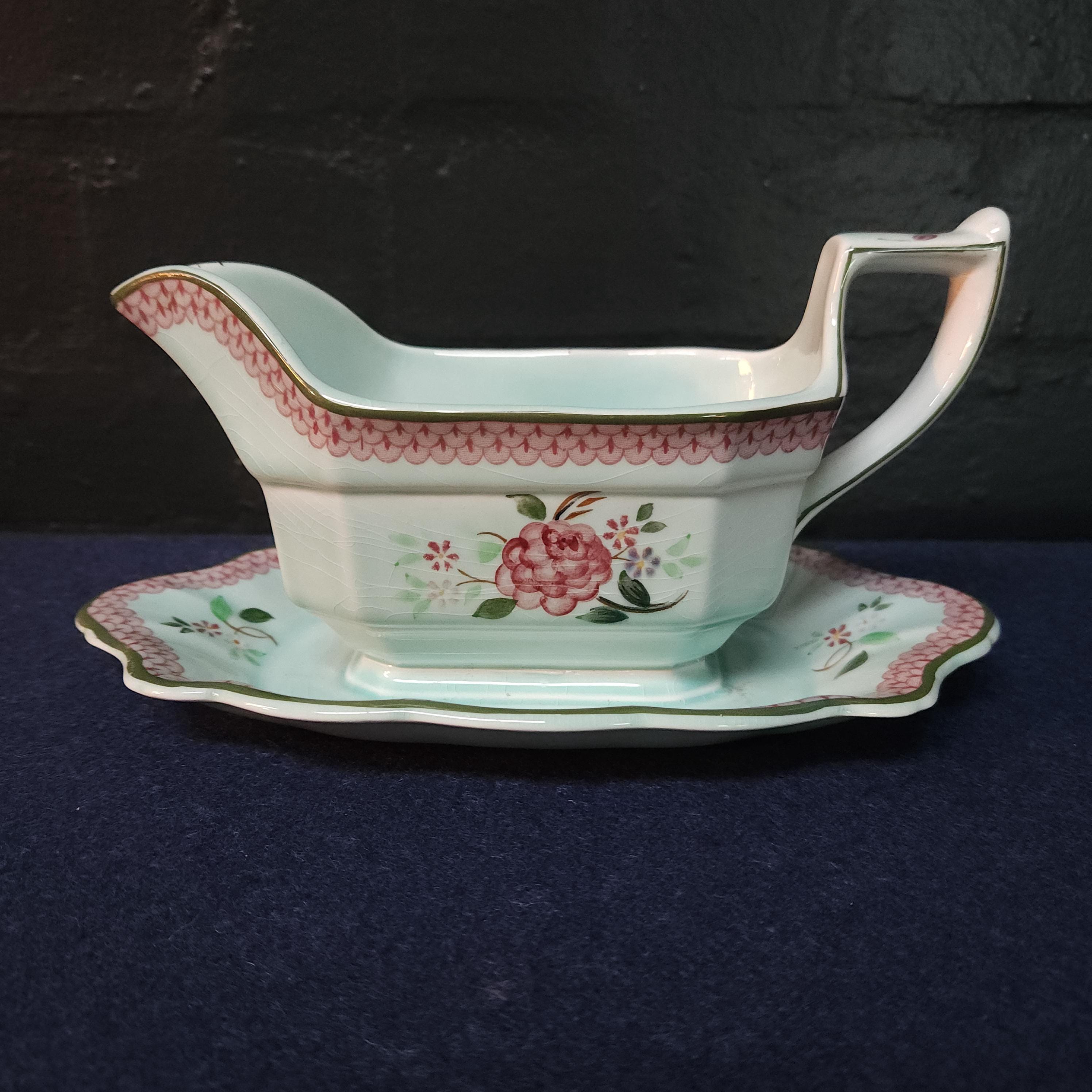 Adams Lowestoft Sauce/Gravy Boat with Fixed Stand