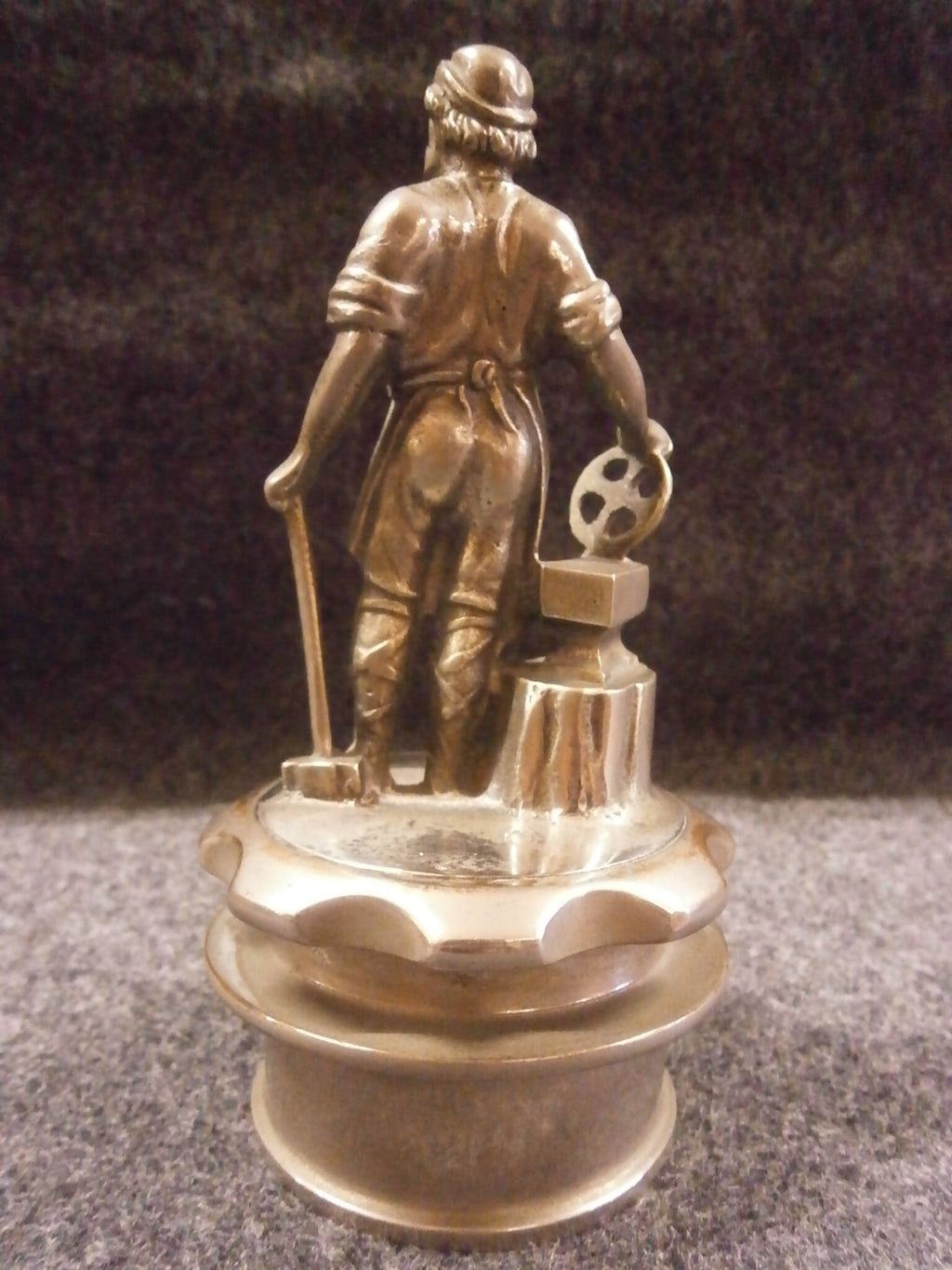 Vulcan Commercial Motor Radiator Cap Car Mascot