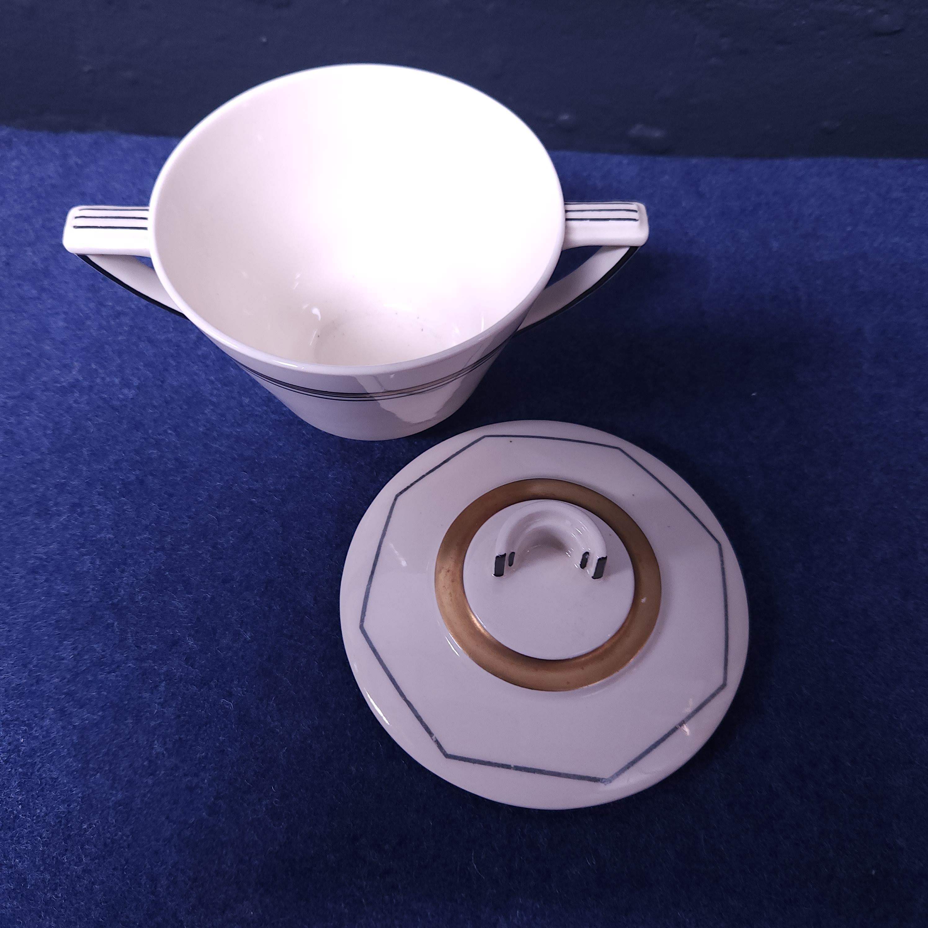 Royal Doulton Soup Coupe With Lid - Art Deco - La Mode Pattern