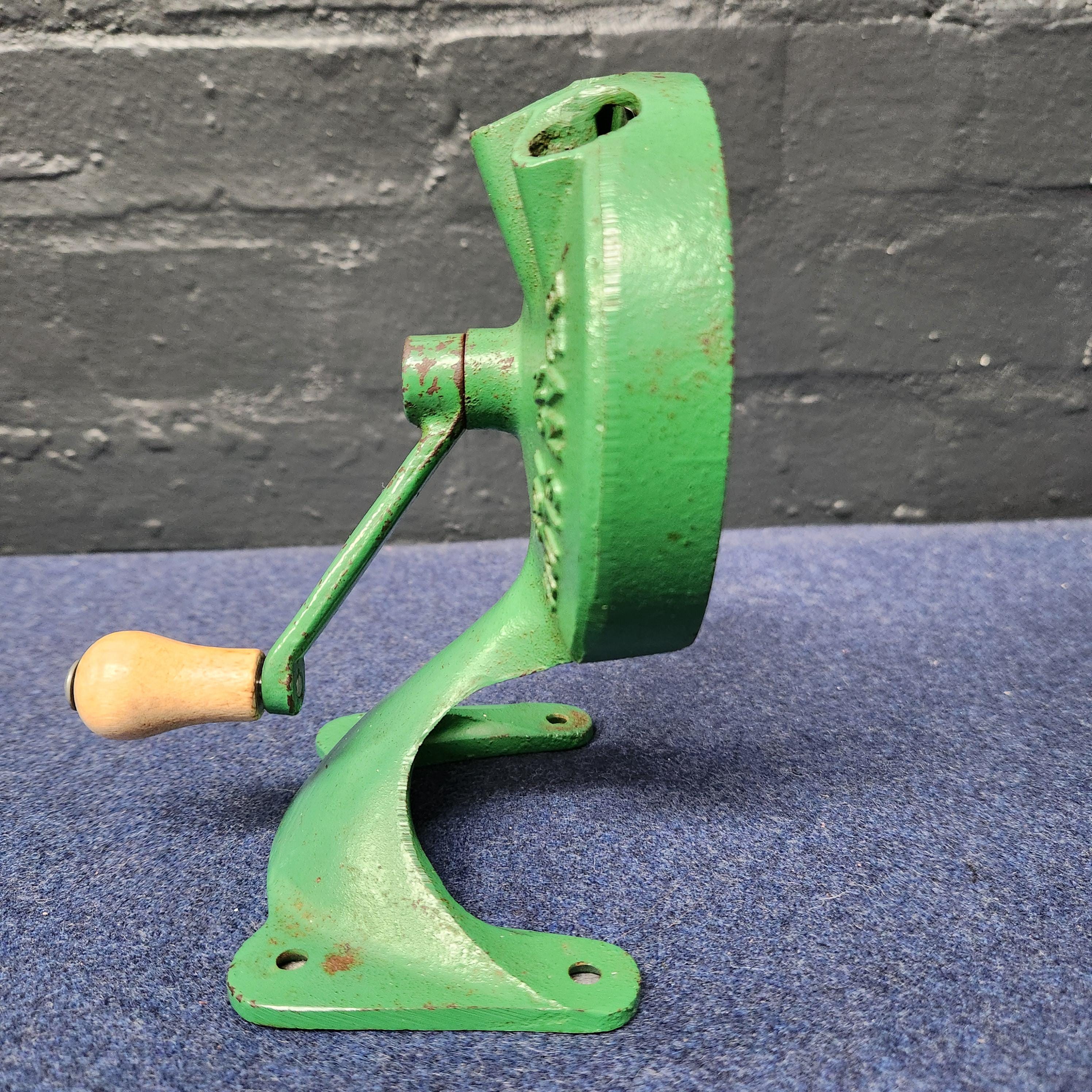 Spong No. 103 Bean Slicer, Circa 1930/40