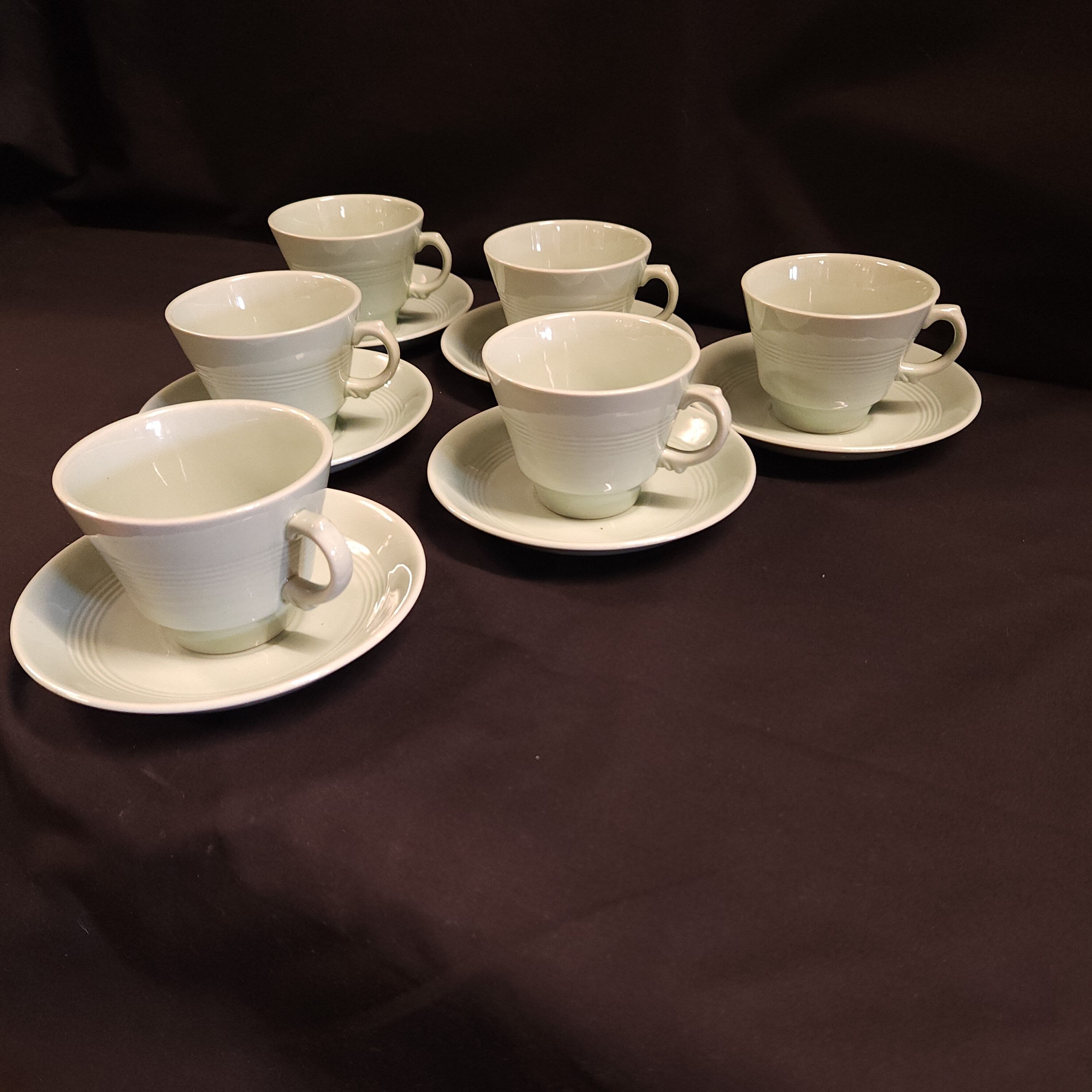 Woods Beryl Ware Cups & Saucers x 6