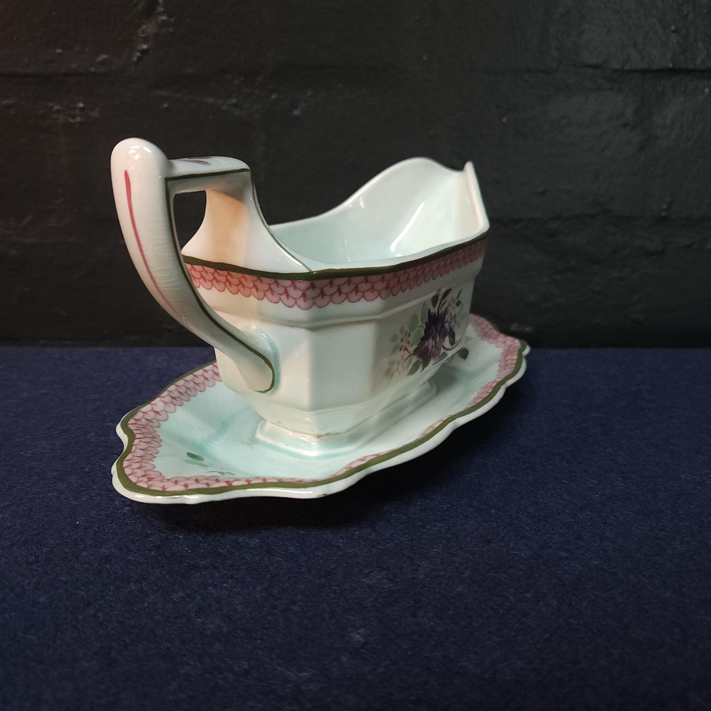 Adams Lowestoft Sauce/Gravy Boat with Fixed Stand