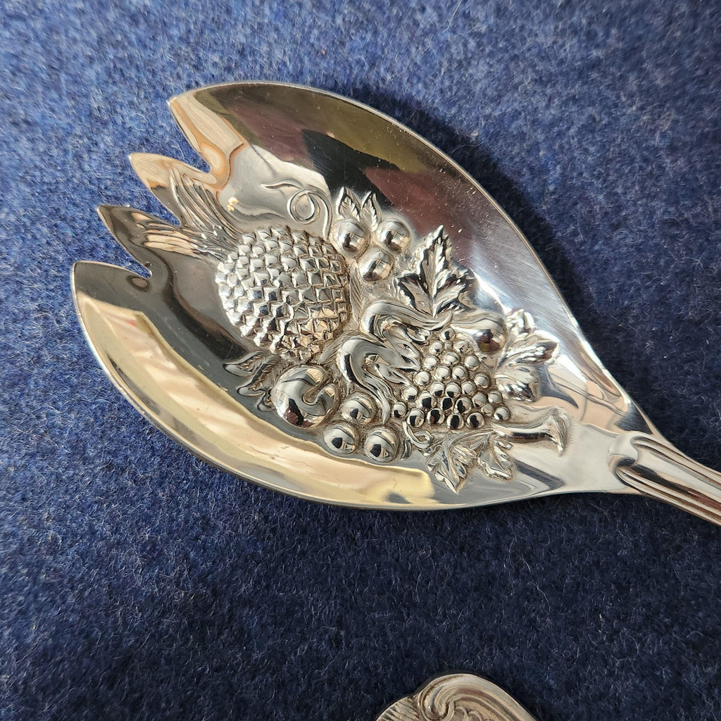 Viners Cased Silver Plated Salad Servers