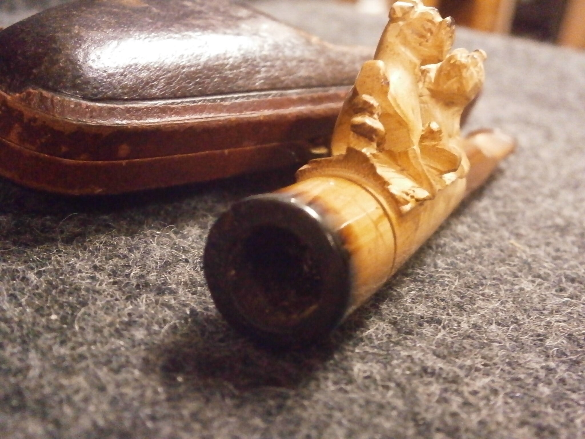 Meerschaum Cheroot Holder With 2 Dogs