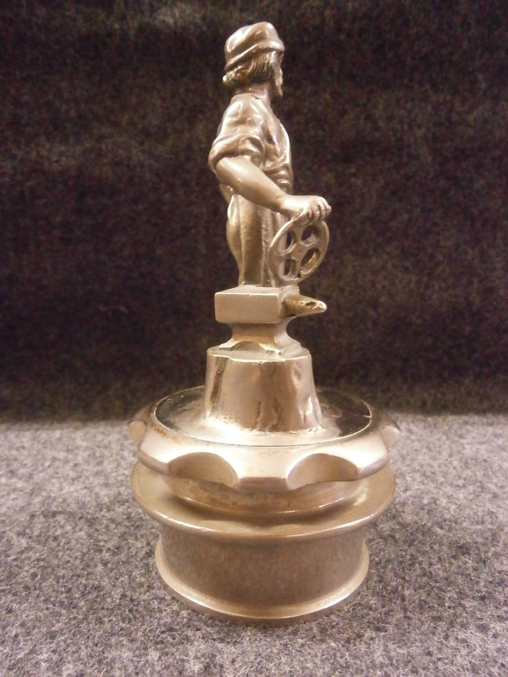 Vulcan Commercial Motor Radiator Cap Car Mascot