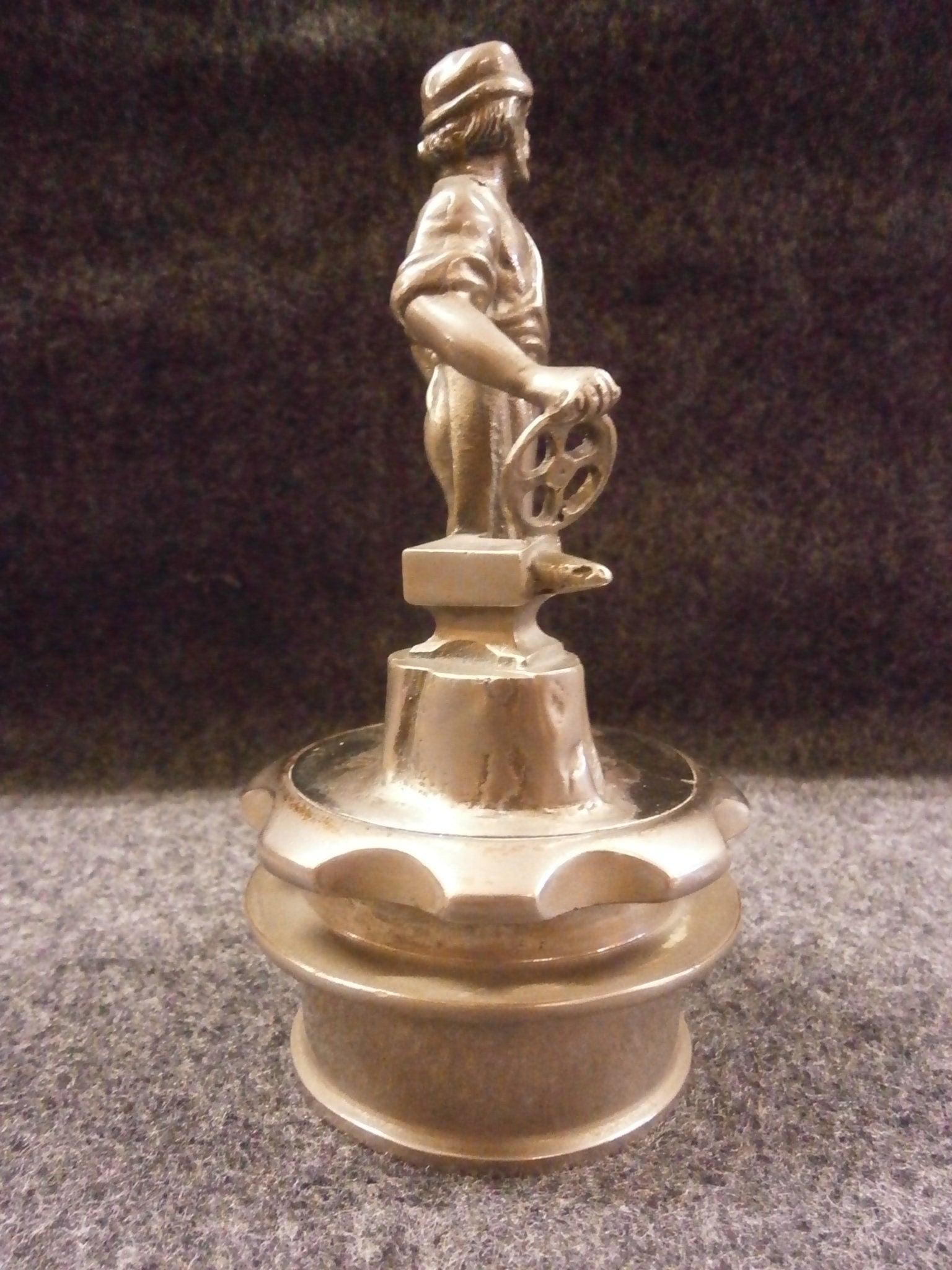 Vulcan Commercial Motor Radiator Cap Car Mascot