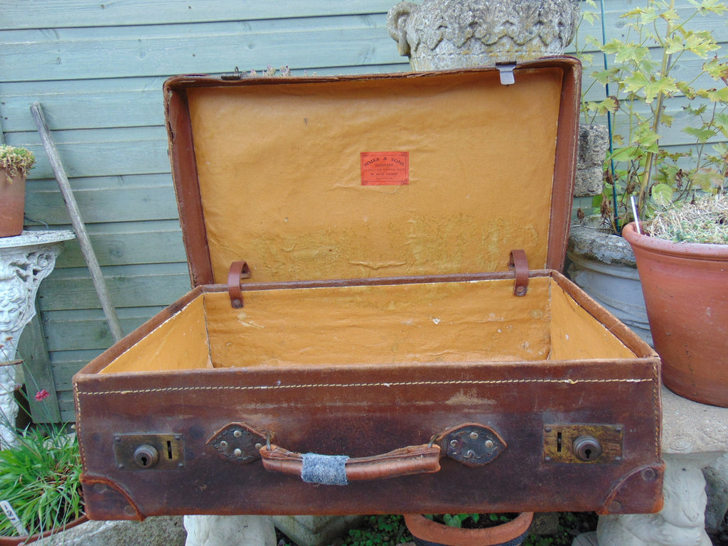 Early to Mid 20thC Tan leather Suitcase