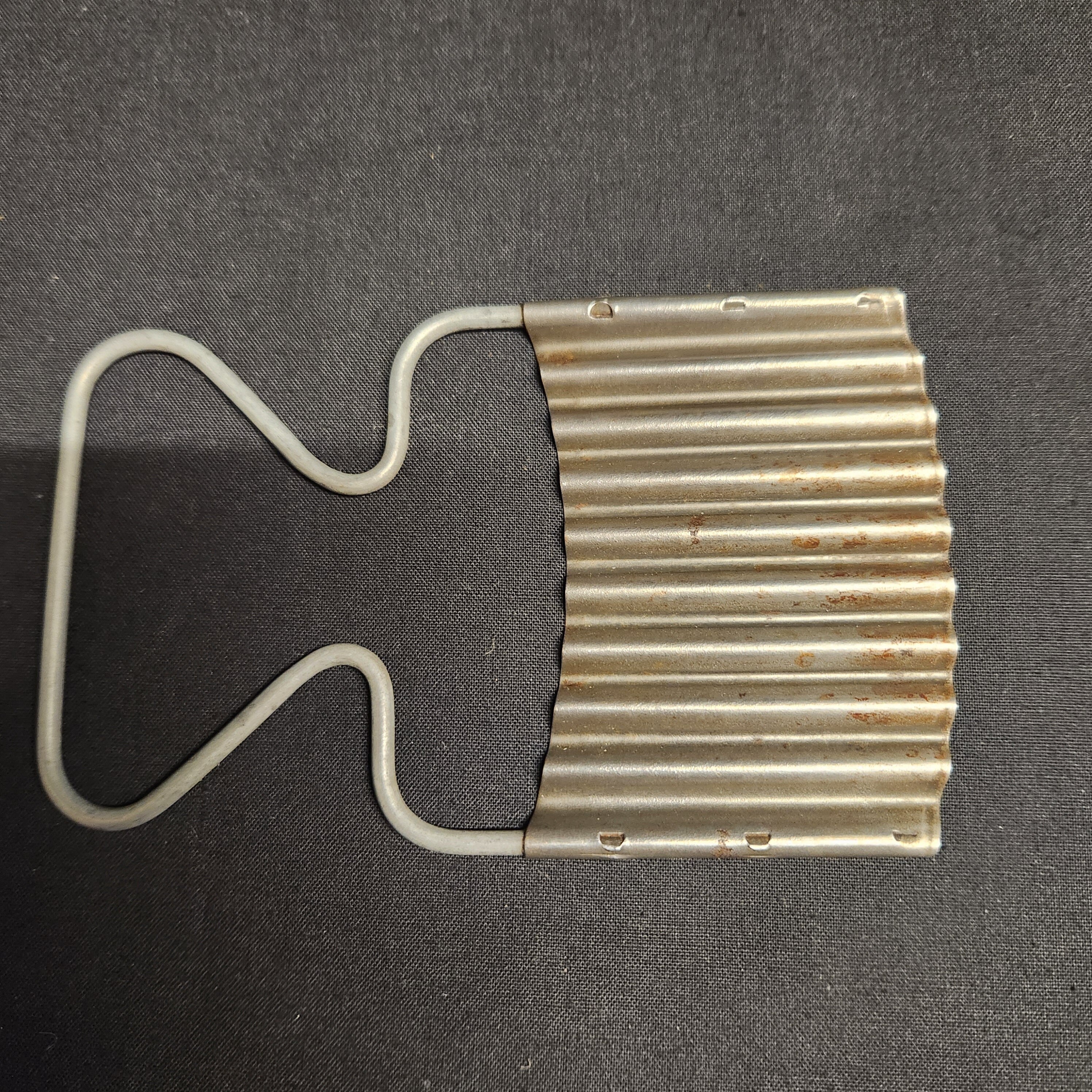Vintage Kitchen Utensil, Corrogated/Wavy Vegetable Cutter