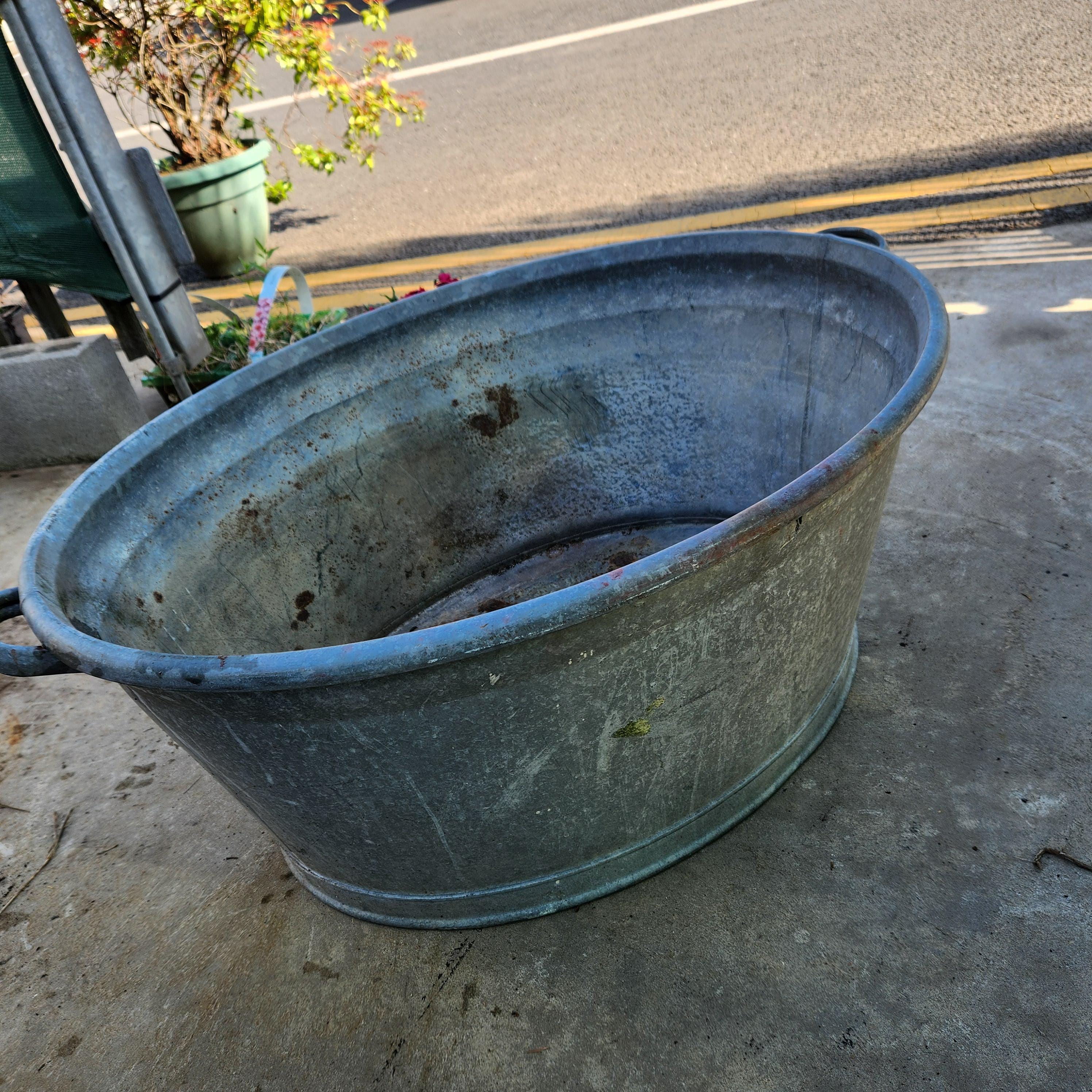 Continental Galvanised Tin Bath Planter